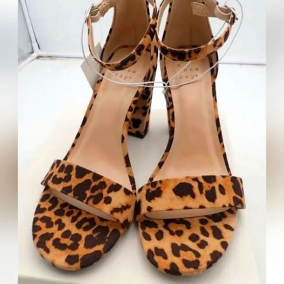 BRAND nwt Leopard print heels - Picture 6 of 7